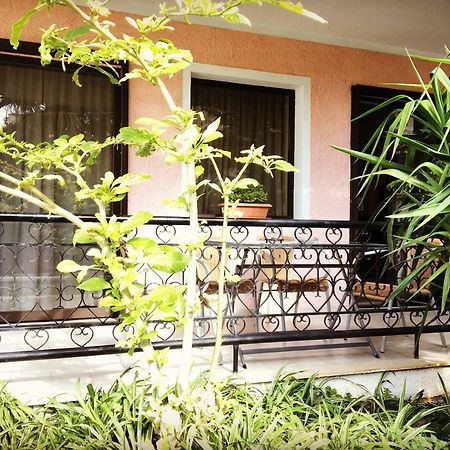 Evripides Vintage Airport Apartment Spáta Екстериор снимка