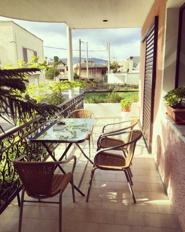Evripides Vintage Airport Apartment Spáta Екстериор снимка